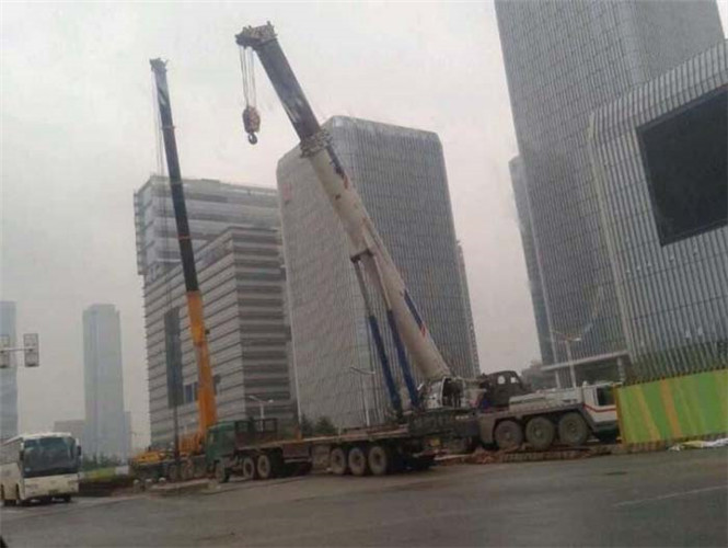 东乡族自治县“自动找平”—— 吊车的 “平地神器” 技术
